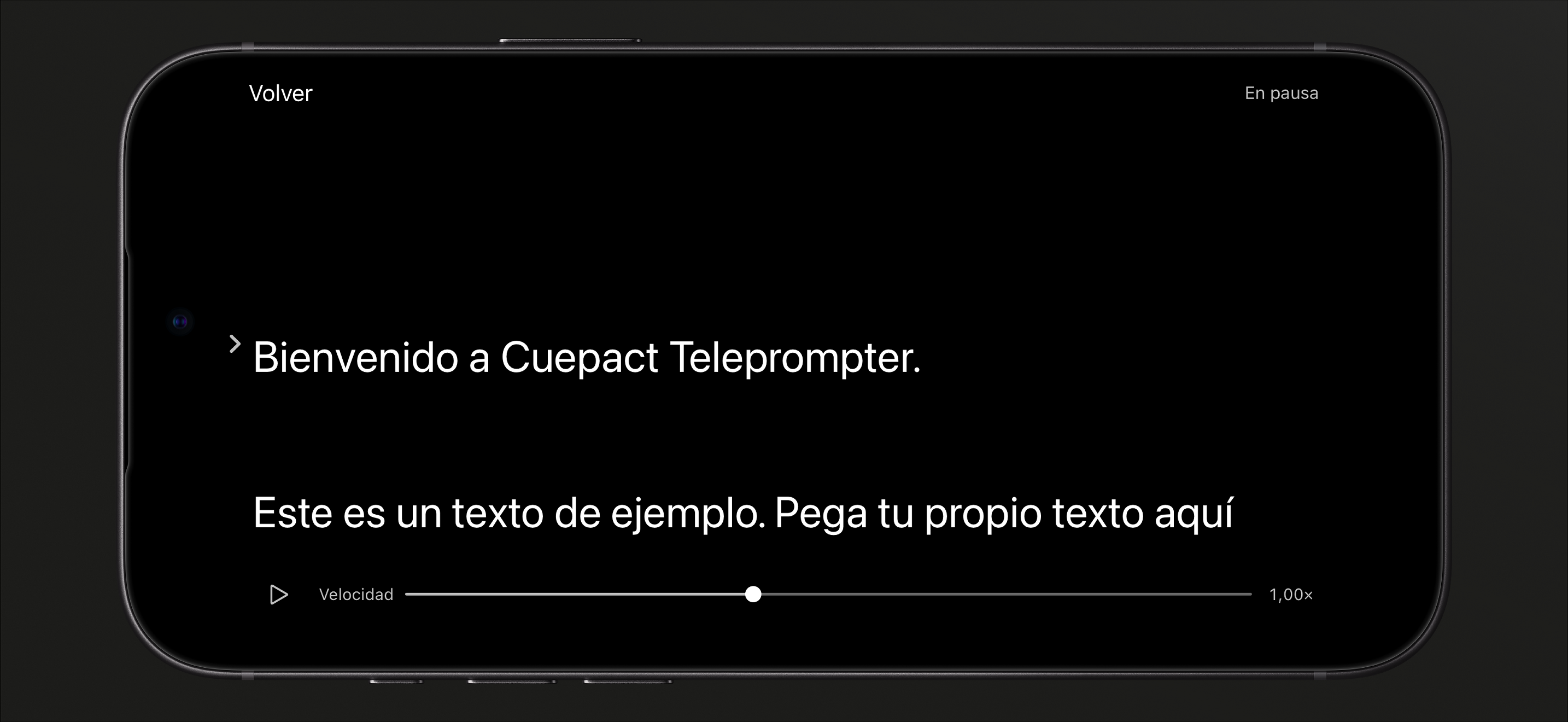 Cuepact Teleprompter en iPhone en modo de lectura en pausa, con el botón de reproducción y el regulador de velocidad.